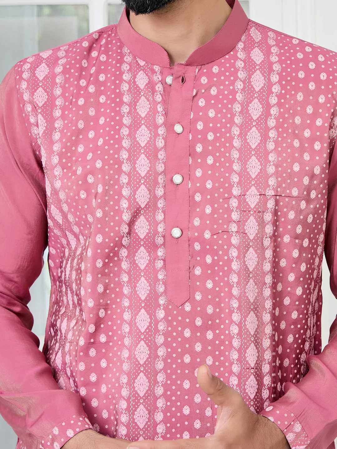 Men Plum Embossed and Foil Kurta - Image 2