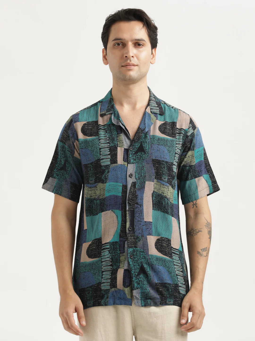 Men Printed Resort Shirt - Image 4
