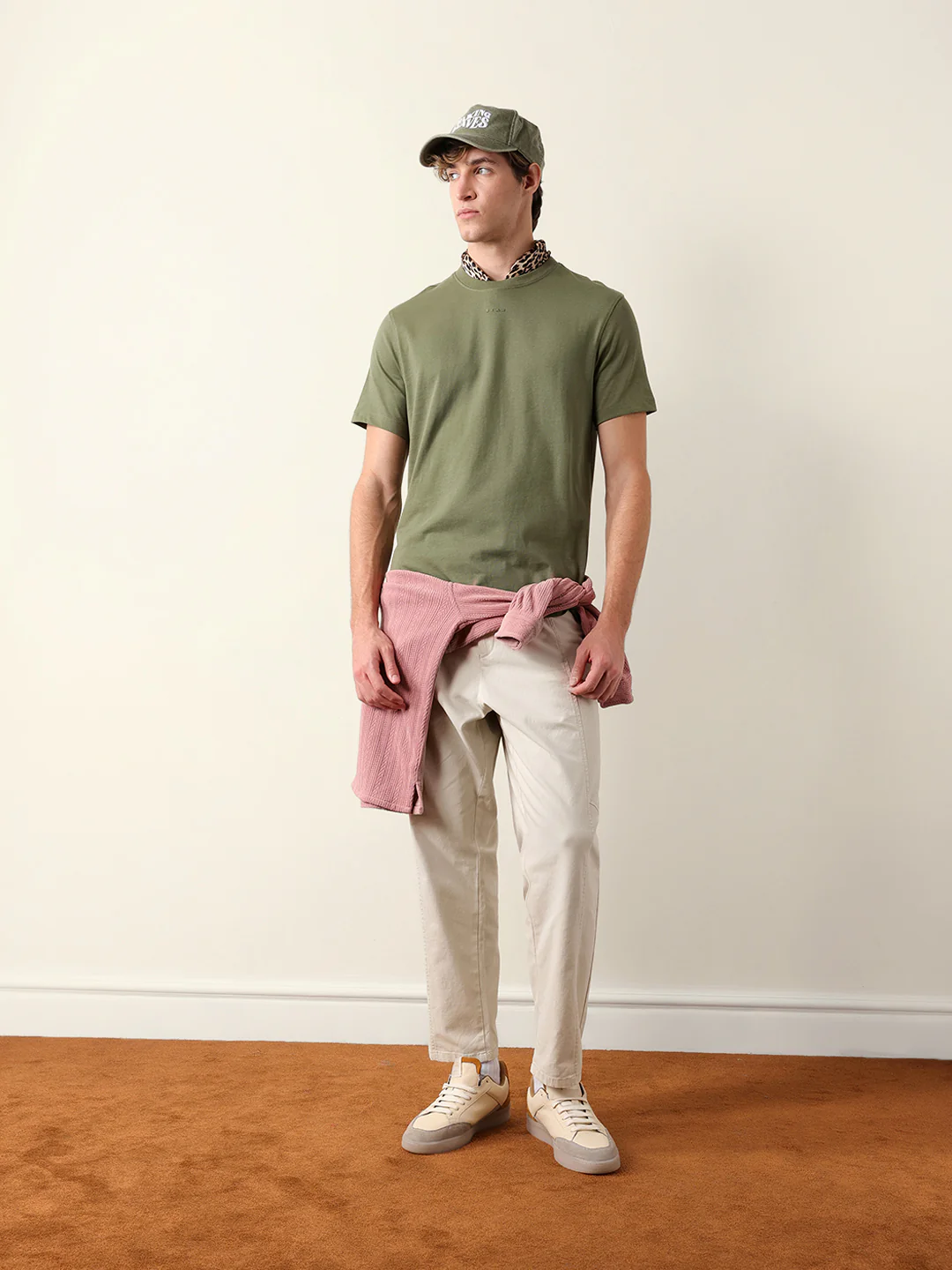 Men Pure Cotton Solid Round Neck Tshirt - Image 2