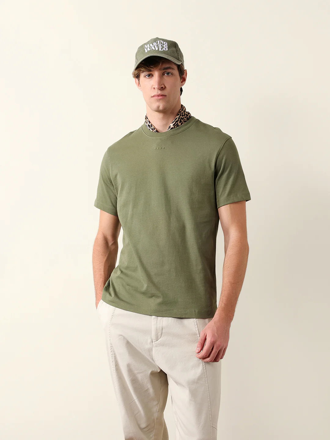 Men Pure Cotton Solid Round Neck Tshirt - Image 3