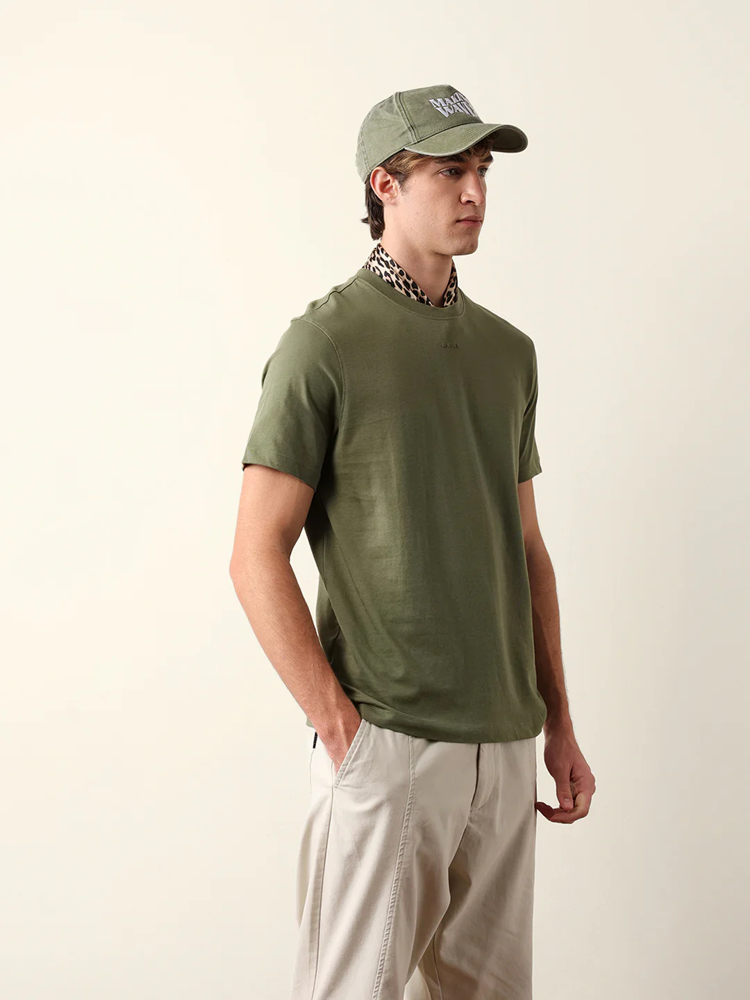 Men Pure Cotton Solid Round Neck Tshirt - Image 5