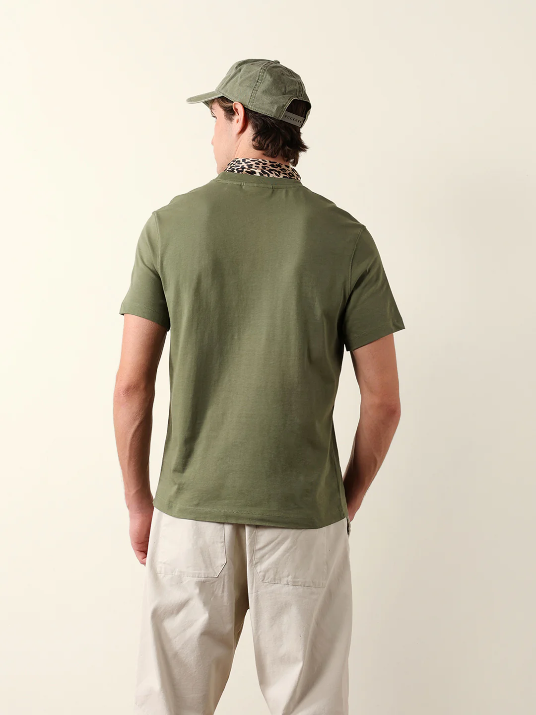 Men Pure Cotton Solid Round Neck Tshirt - Image 7