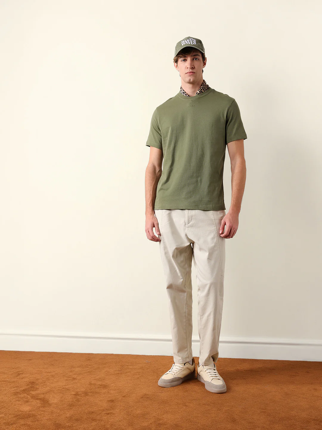 Men Pure Cotton Solid Round Neck Tshirt - Image 8