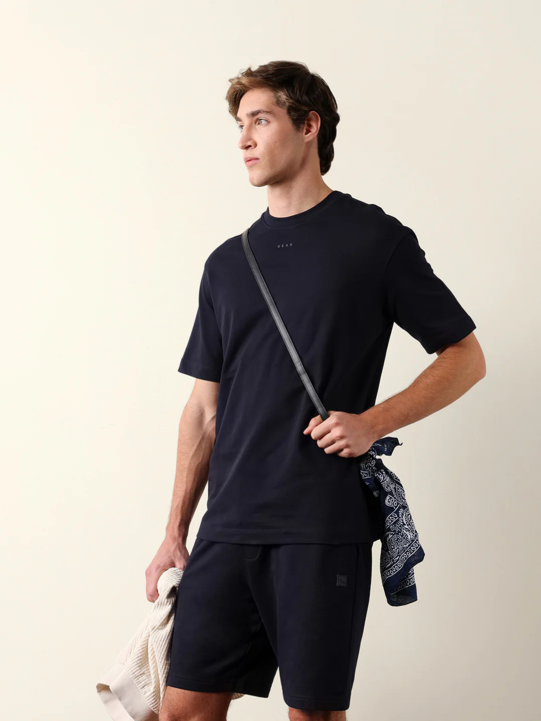 Men Pure Cotton Solid Round Neck Tshirt - Image 4