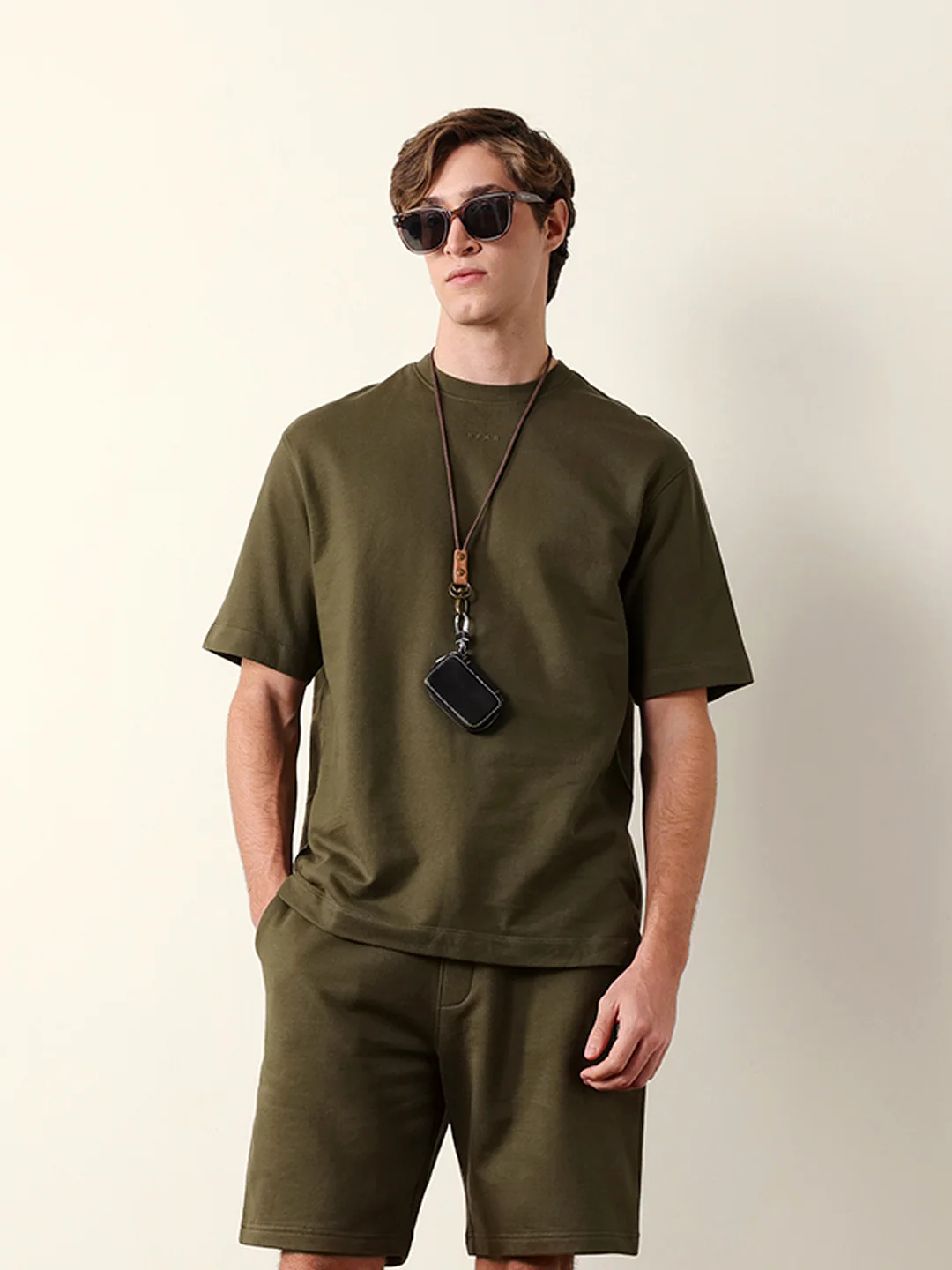 Men Pure Cotton Solid Round Neck Tshirt - Image 3