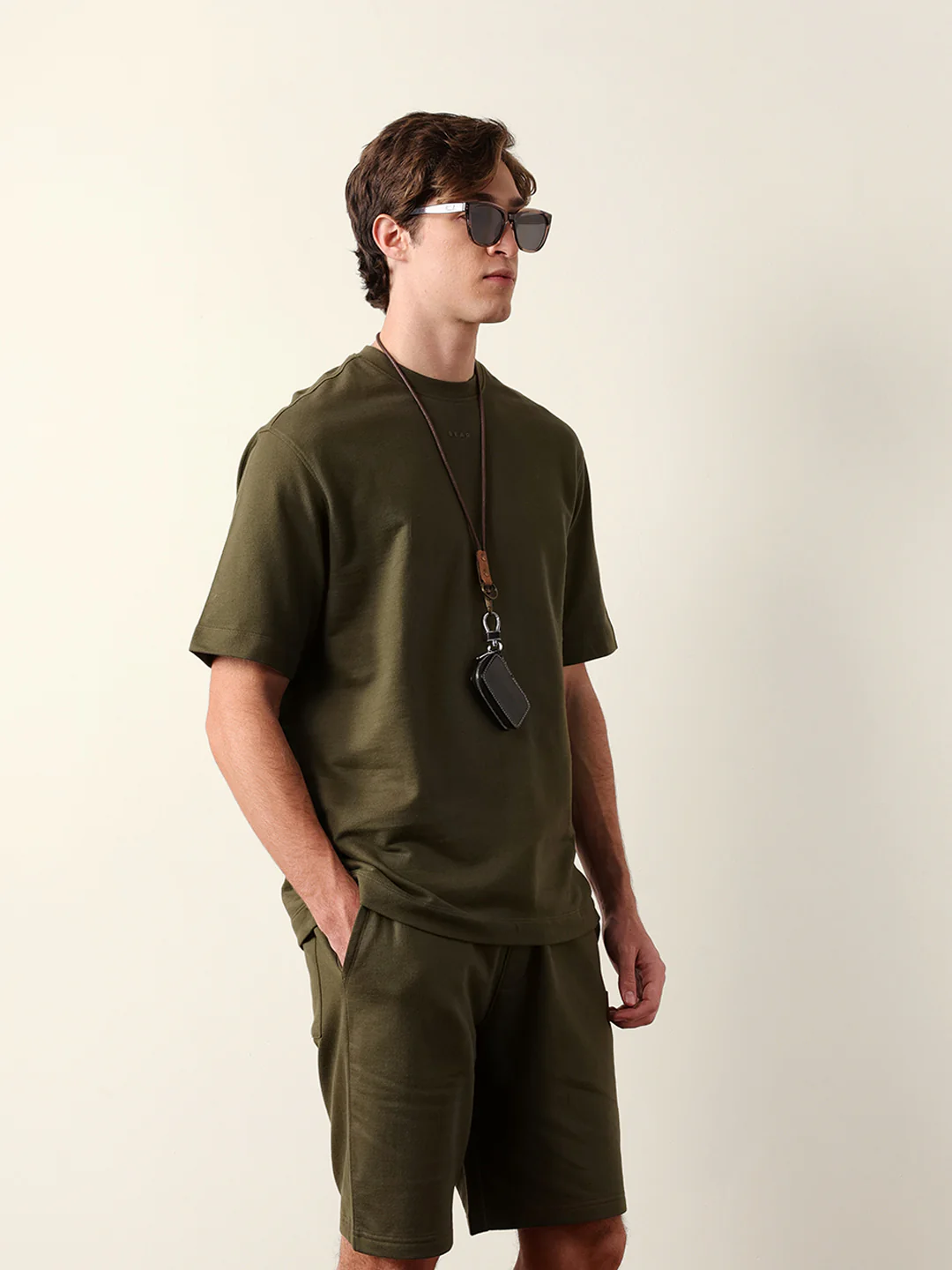 Men Pure Cotton Solid Round Neck Tshirt - Image 5