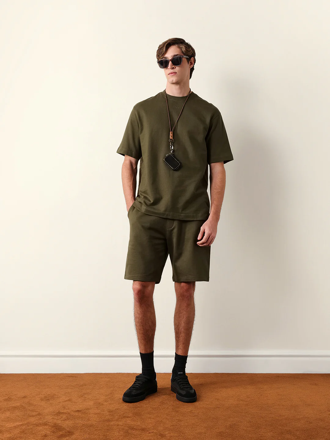 Men Pure Cotton Solid Round Neck Tshirt - Image 8