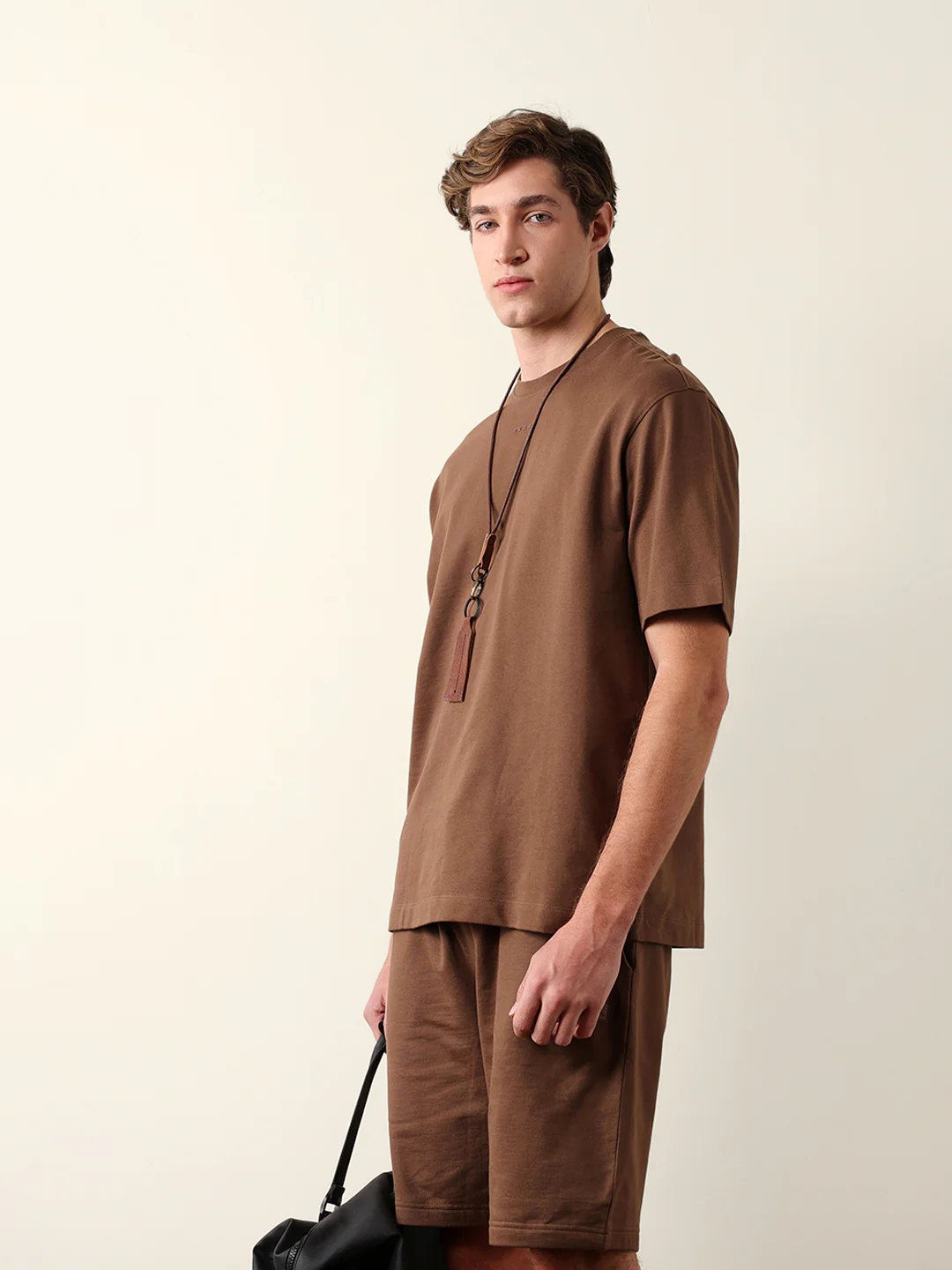 Men Pure Cotton Solid Round Neck Tshirt - Image 4