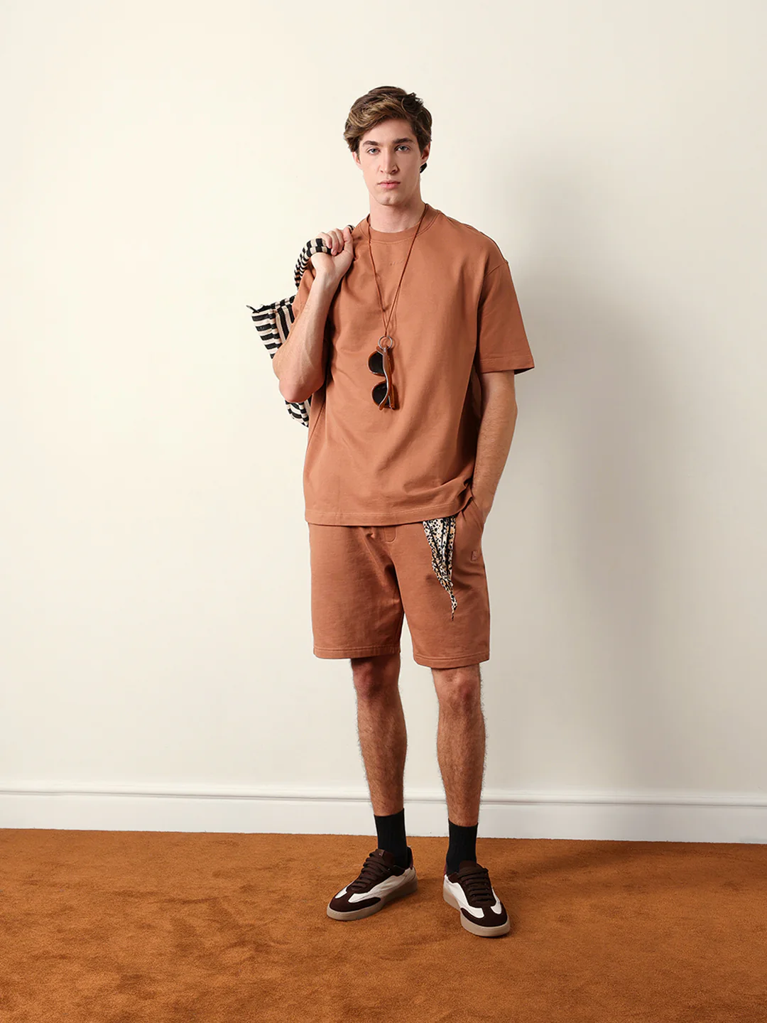Men Pure Cotton Solid Round Neck Tshirt - Image 3