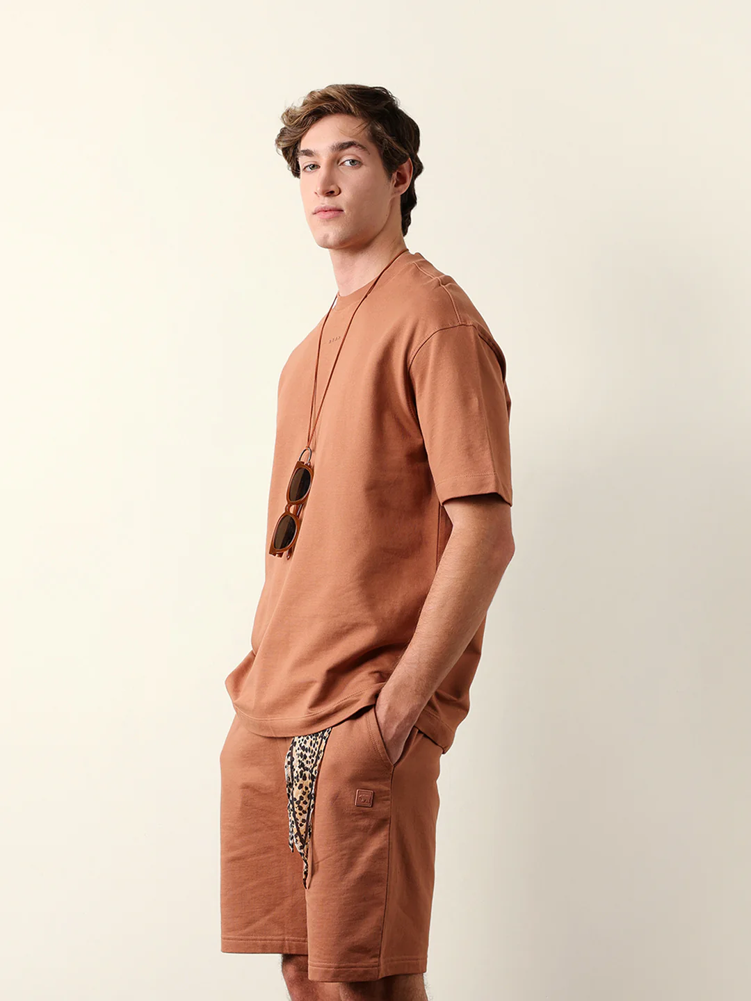 Men Pure Cotton Solid Round Neck Tshirt - Image 4