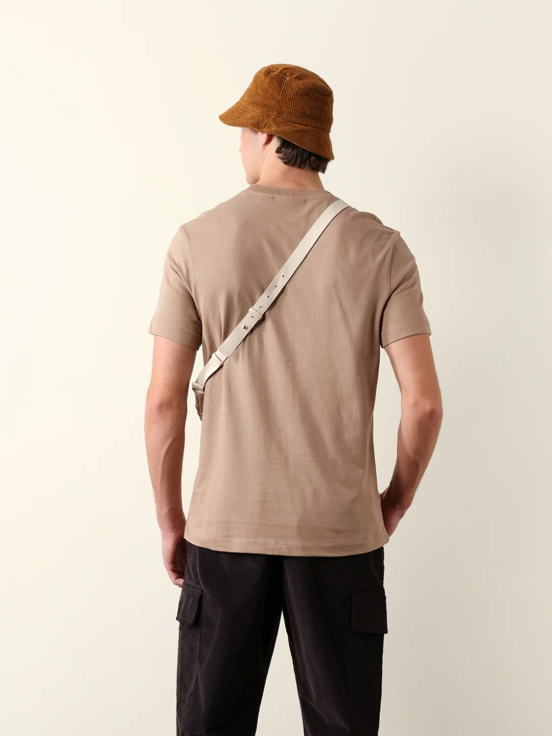 Men Pure Cotton Solid Round Neck Tshirt - Image 6