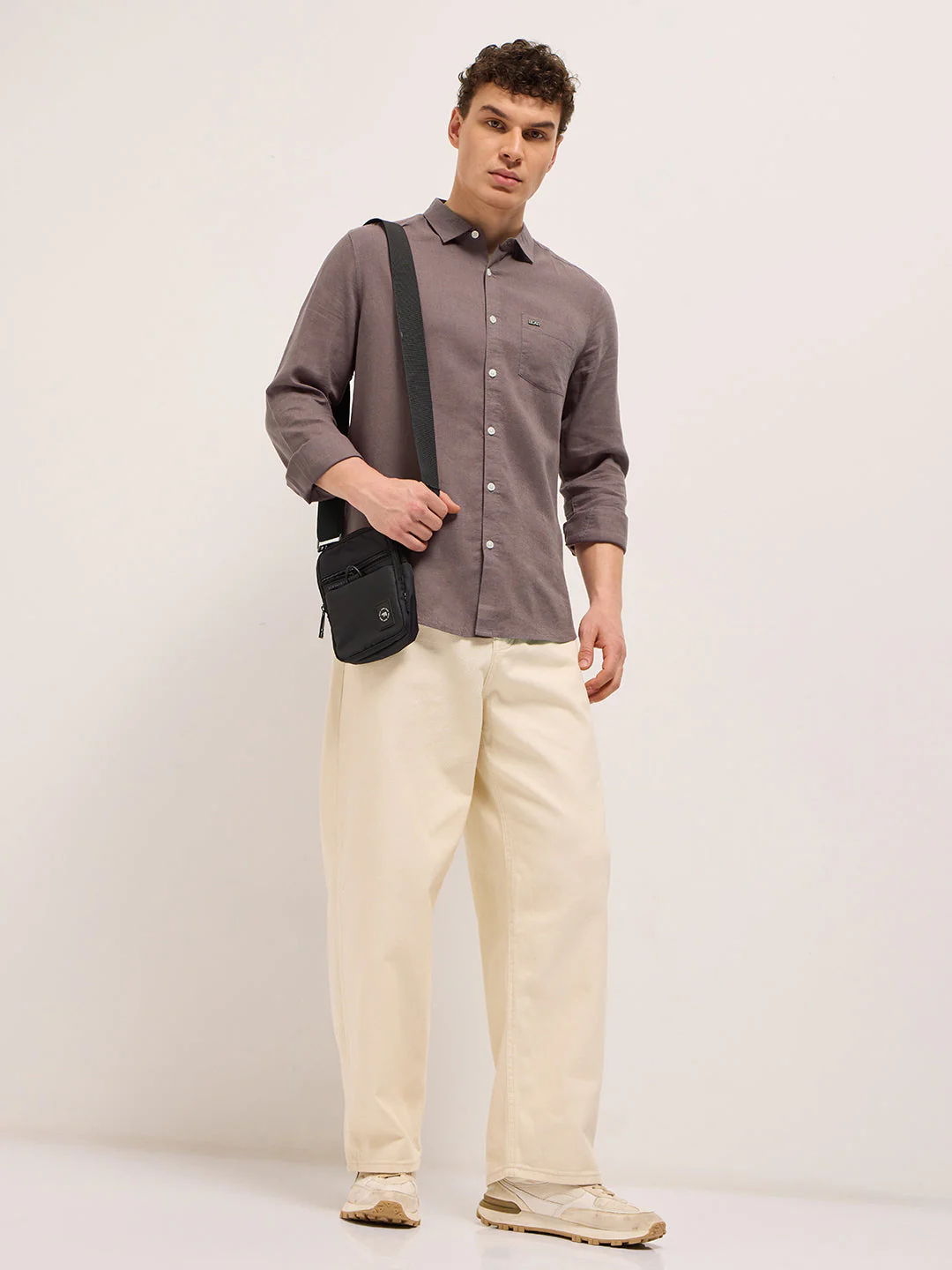 Men Purple Solid Cotton Blend Slim Fit Casual Shirt - Image 4