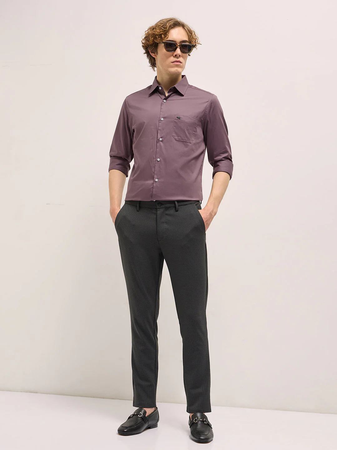 Men Purple Tailored Fit Solid Formal Shirt - Image 4