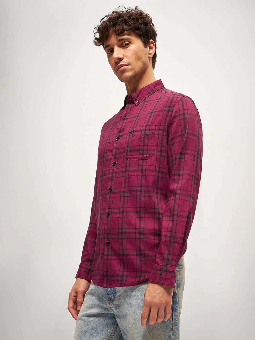 Men Red Checked Slim Fit Casual Shirt - Image 3
