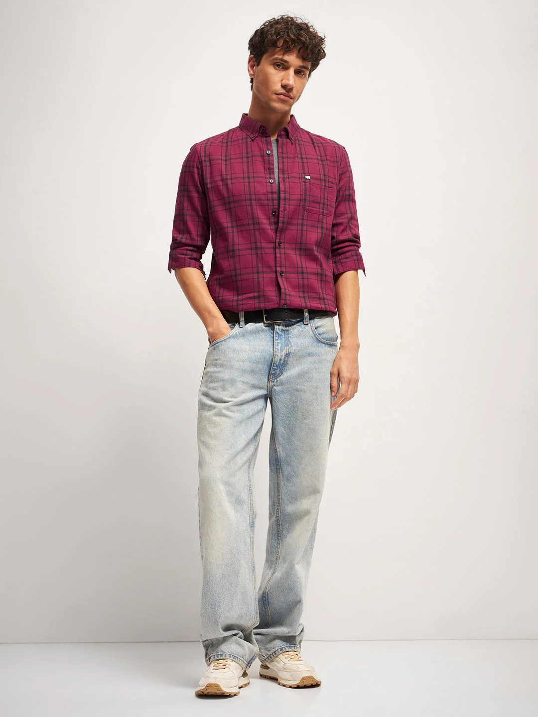 Men Red Checked Slim Fit Casual Shirt - Image 4