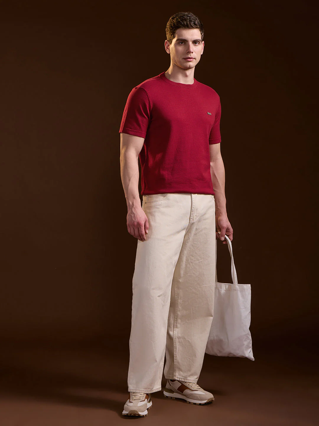 Men Red Solid Regular Fit Ribbed Crew Neck T-shirt - Image 4