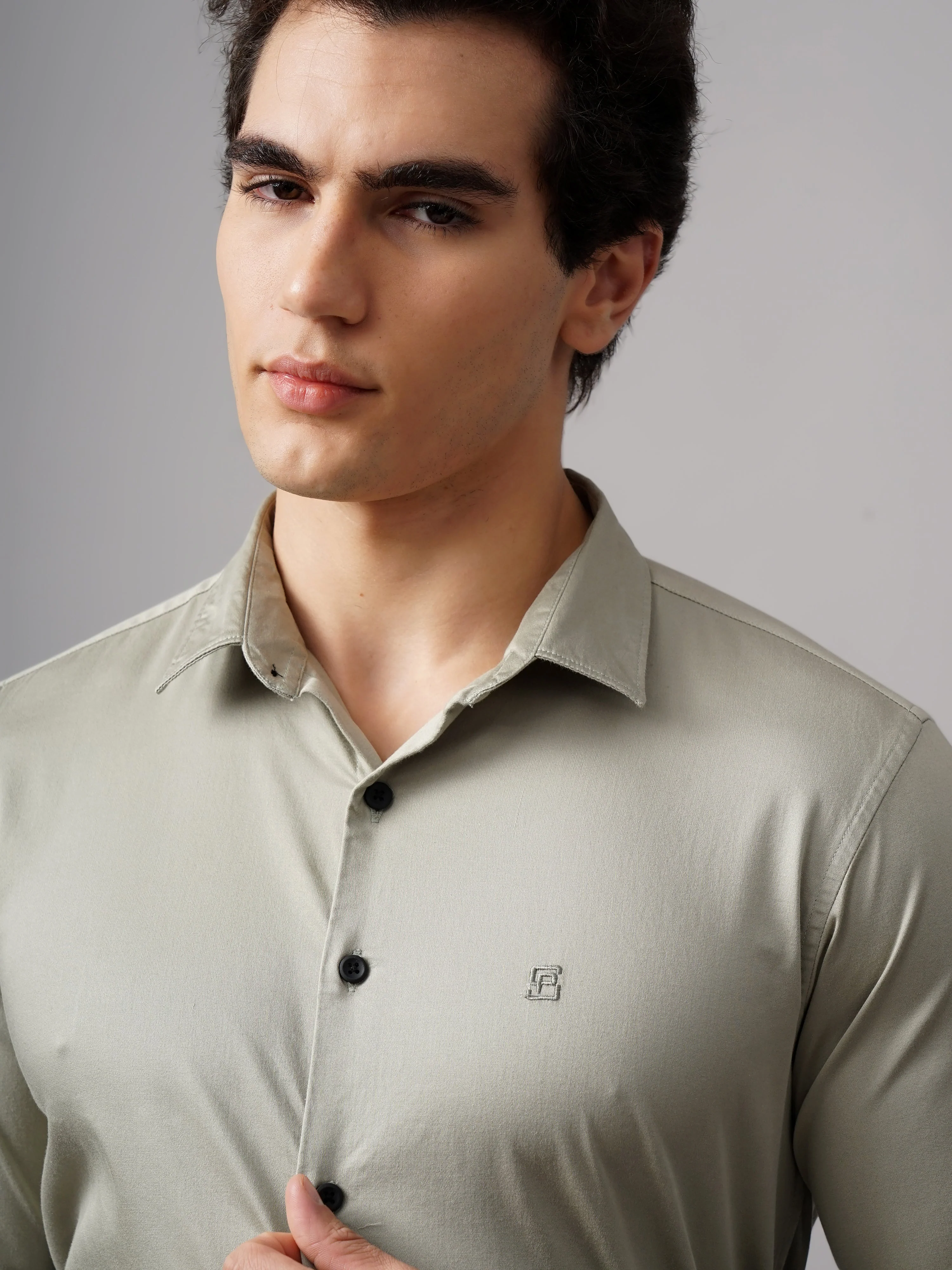 Men Refine Green Solid Shirt - Image 4