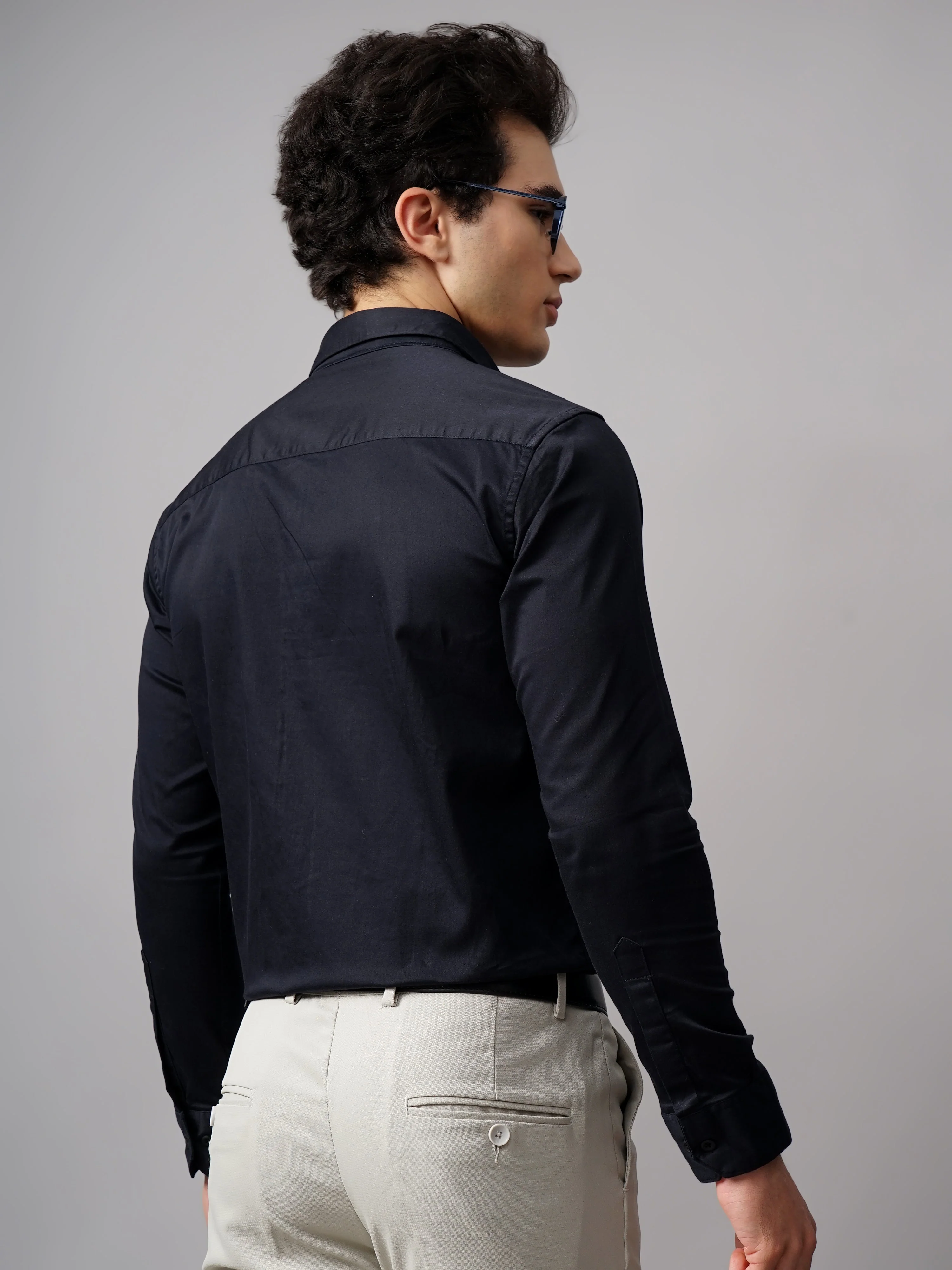 Men Refine Navy Solid Shirt - Image 2