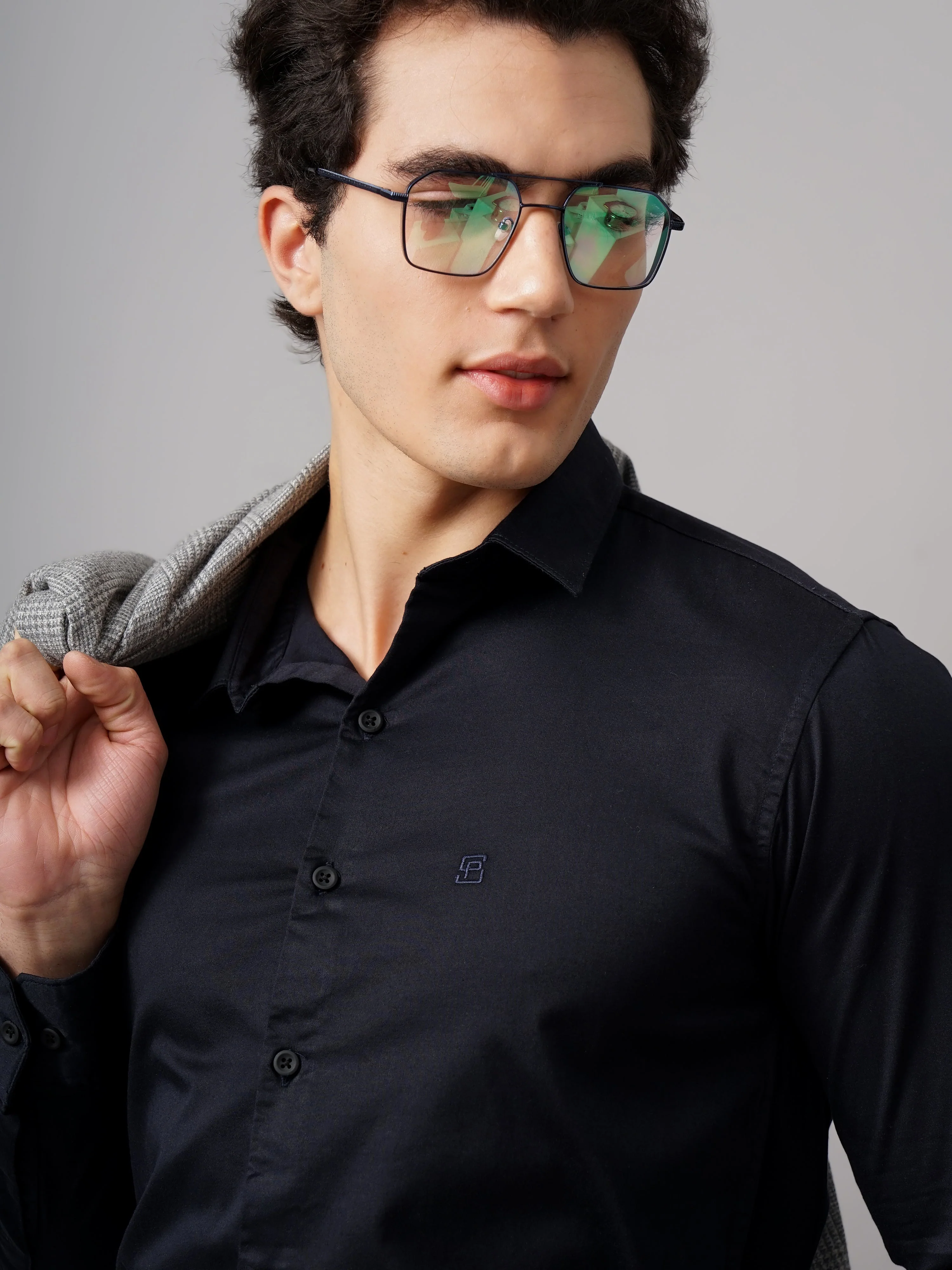 Men Refine Navy Solid Shirt - Image 4