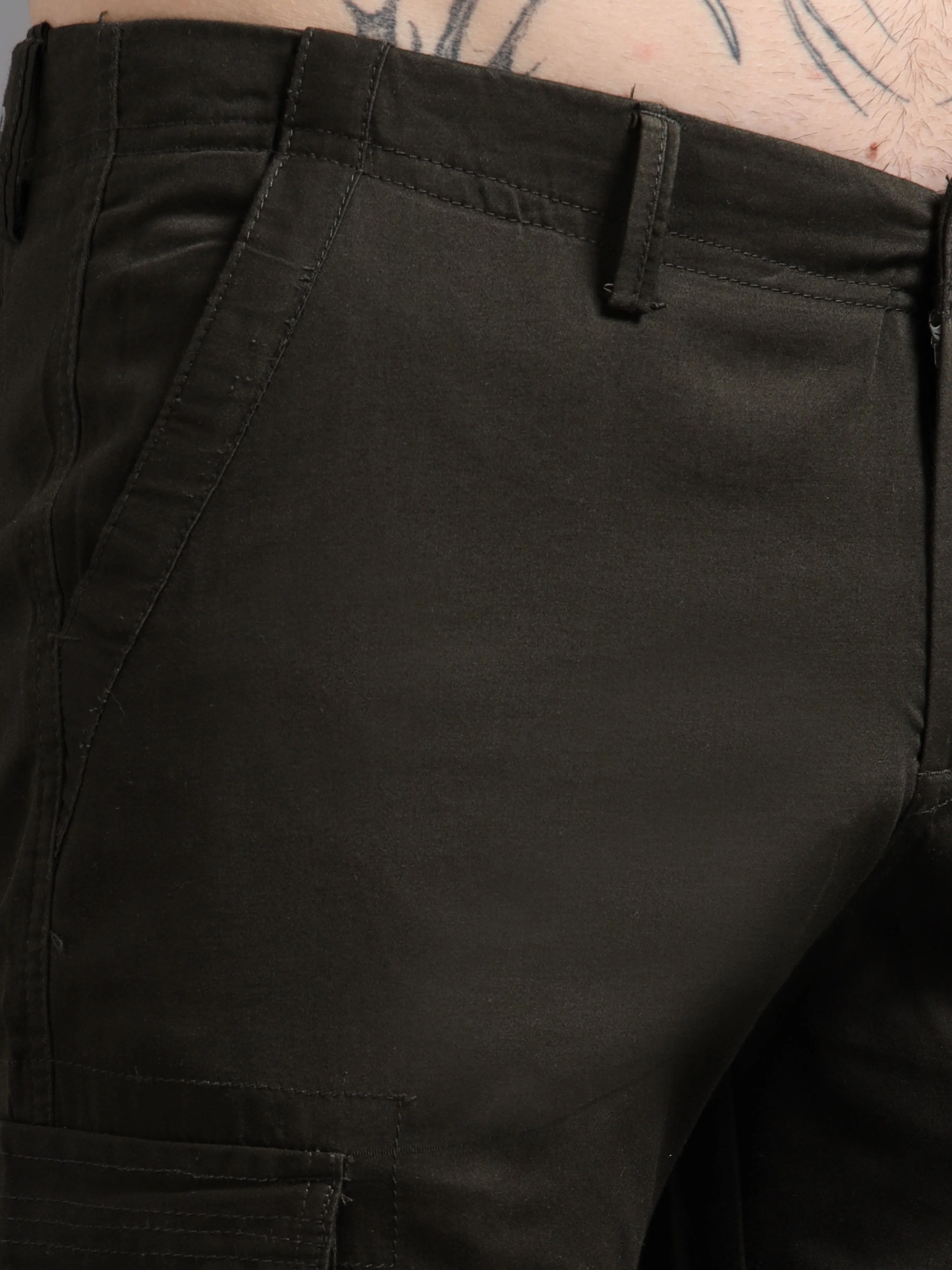 Men Rove Olive Cargo Shorts - Image 4