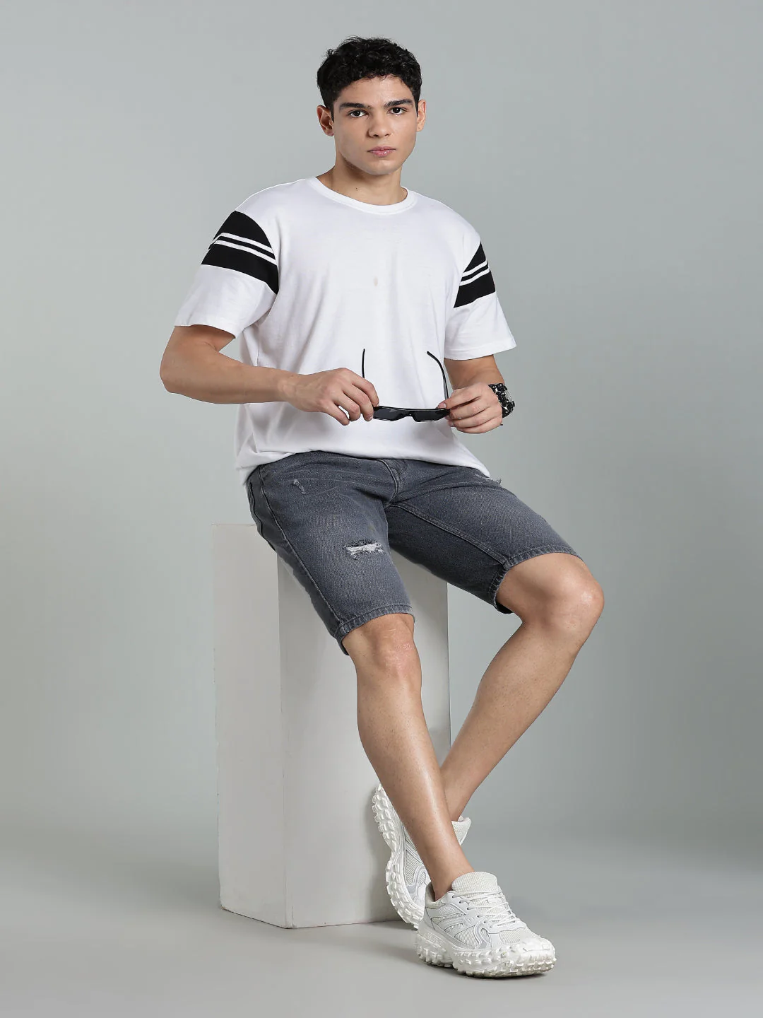 Men Scuff Dark Grey Denim Shorts - Image 5