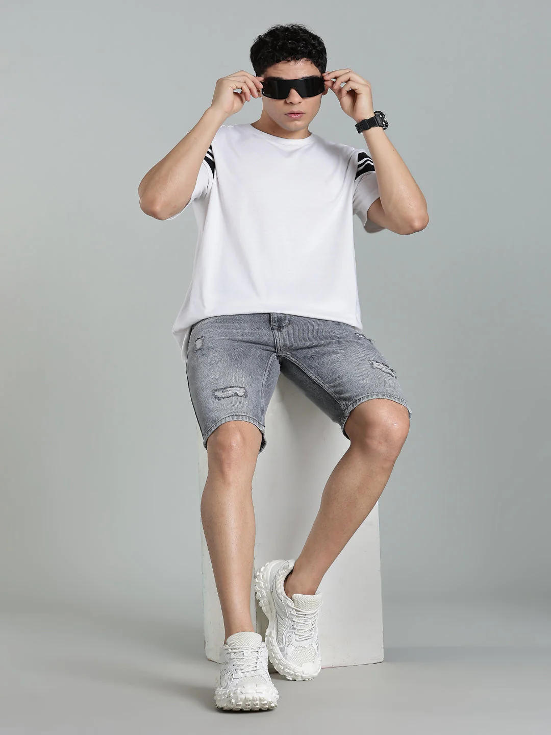 Men Scuff Light Grey Denim Shorts - Image 5