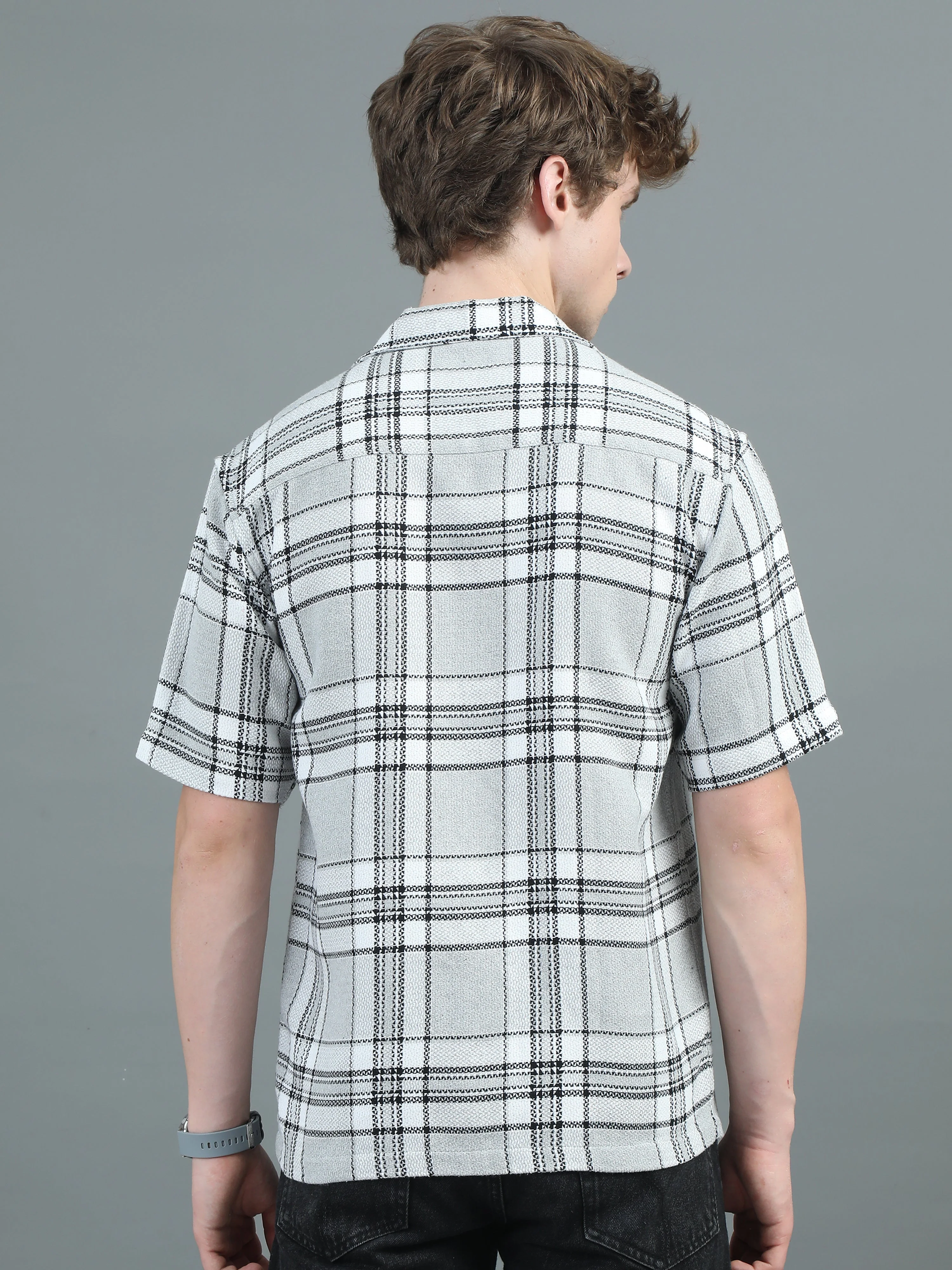 Men Solace Grey Checks Relaxed Shirt - Image 2