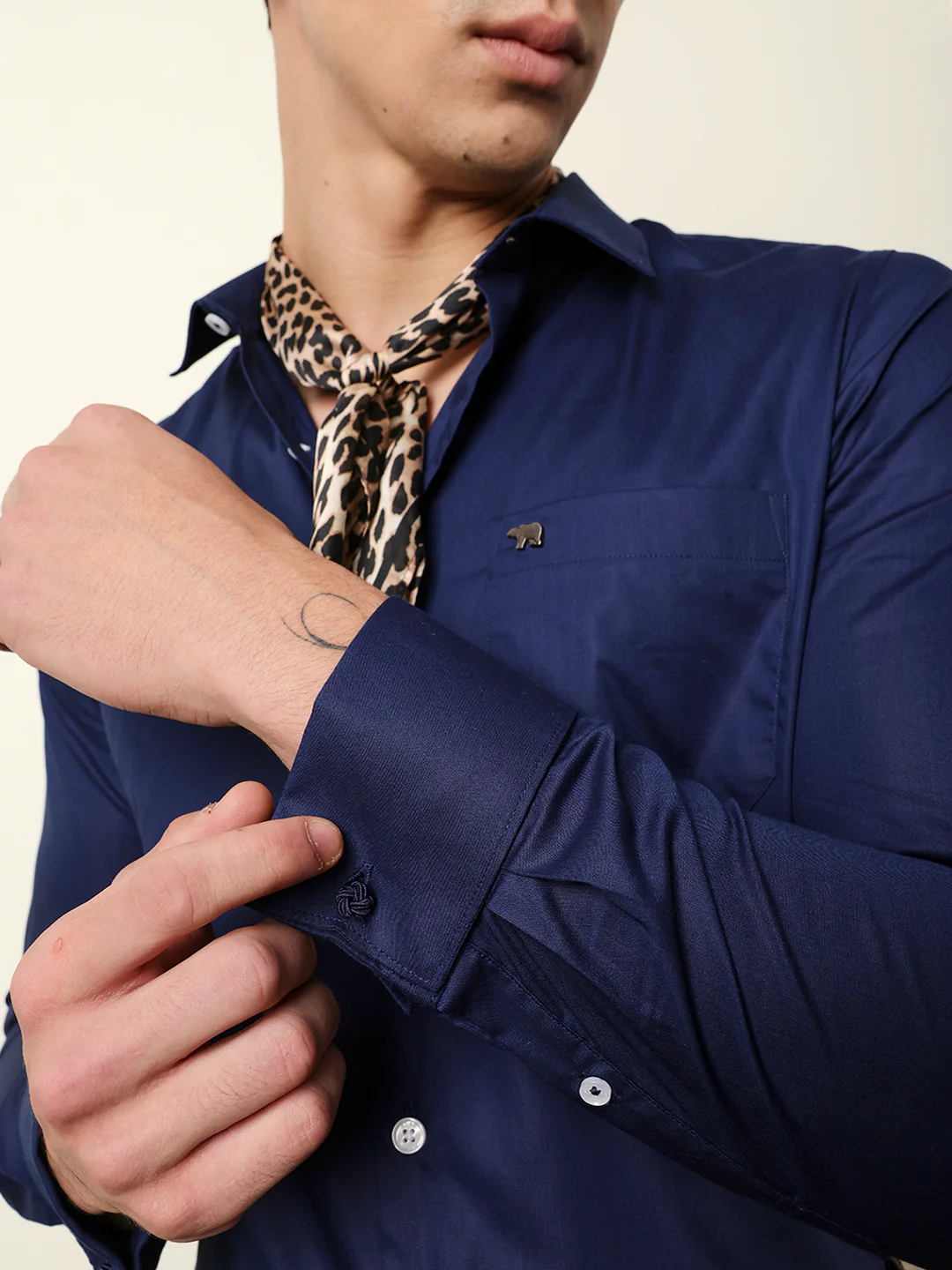 Men Solid Casual Full-Sleeve Shirt - Image 7