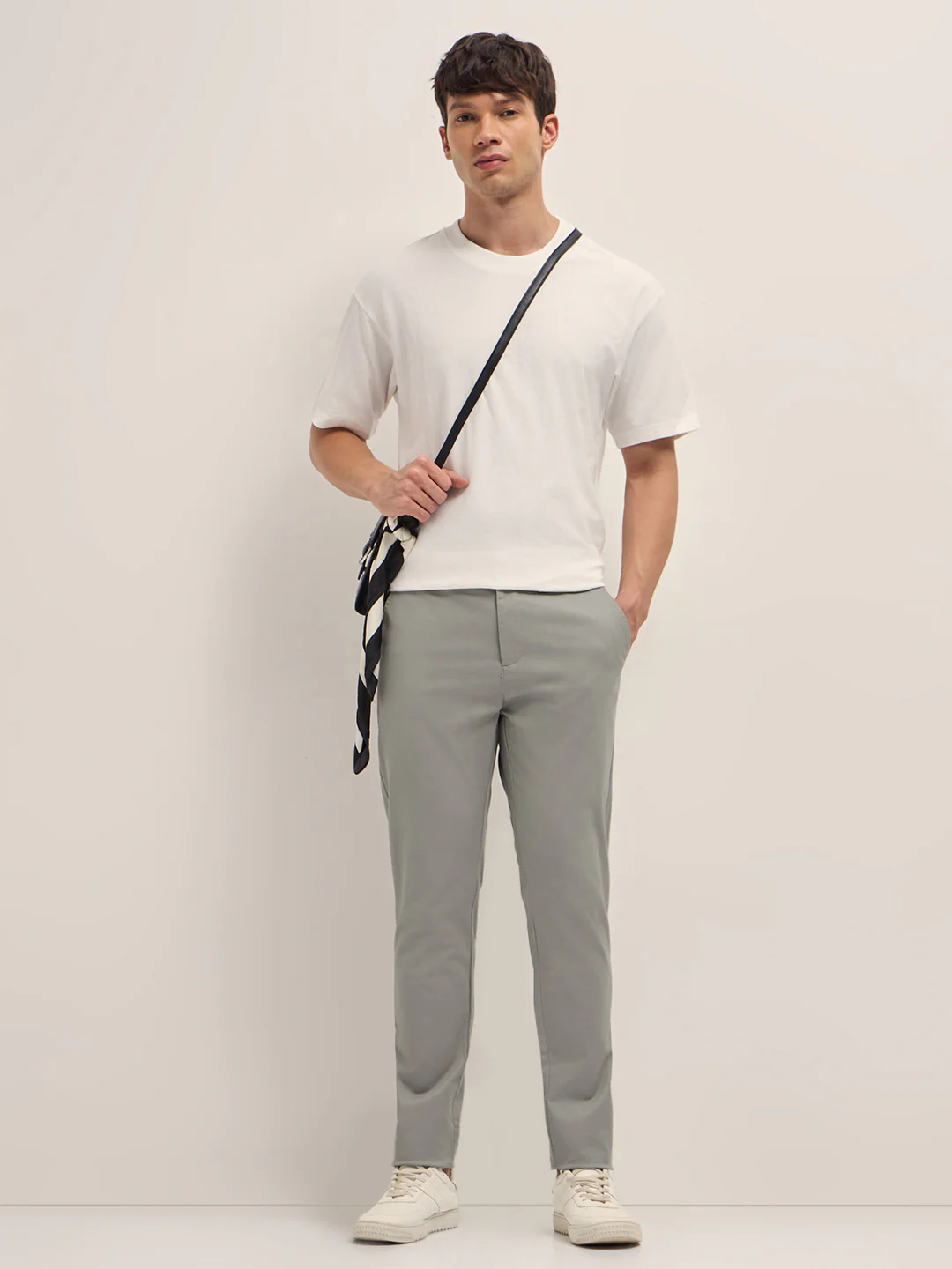 Men Solid Cotton Casual Trouser - Image 4