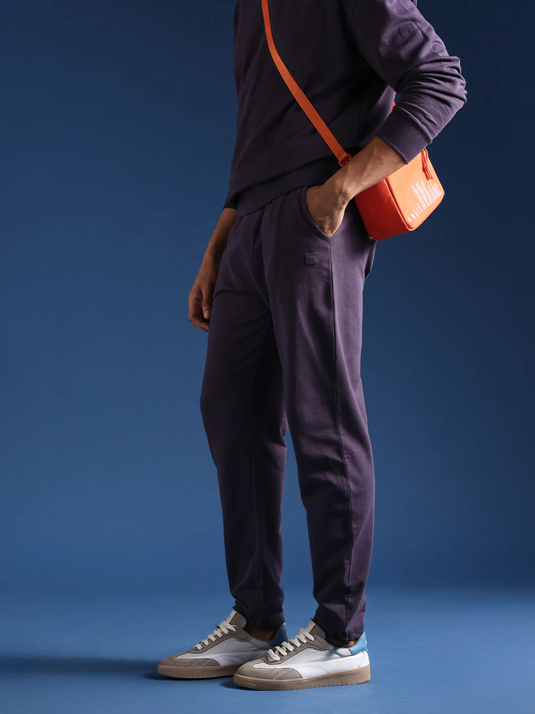 Men Solid Cotton Relaxed Fit Jogger - Image 2