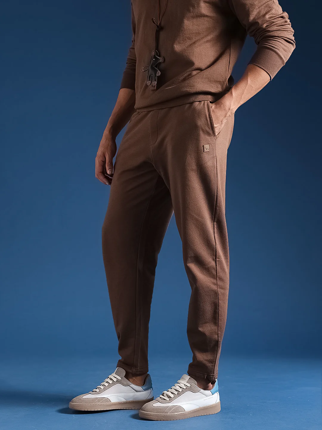 Men Solid Cotton Relaxed Fit Jogger - Image 2