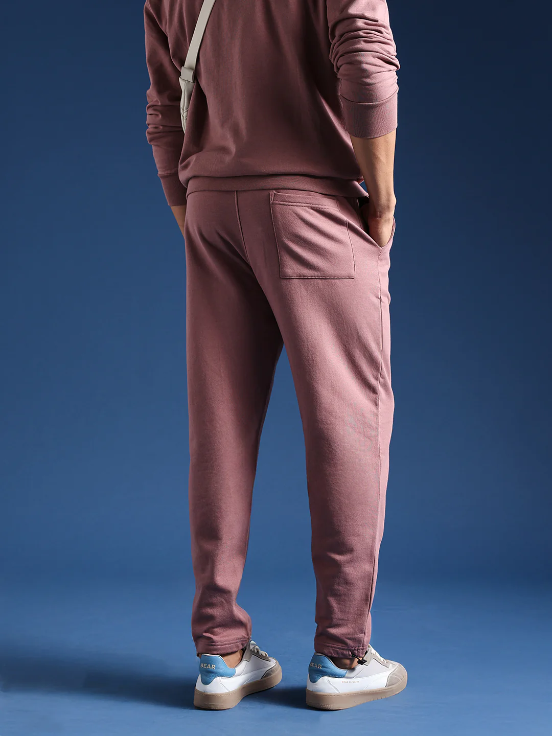 Men Solid Cotton Relaxed Fit Jogger - Image 3