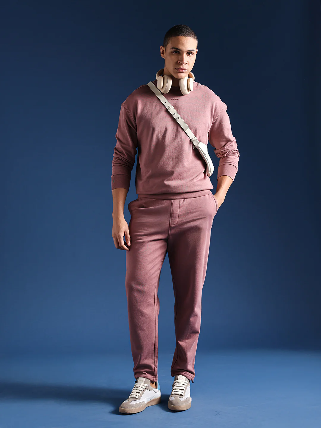 Men Solid Cotton Relaxed Fit Jogger - Image 4