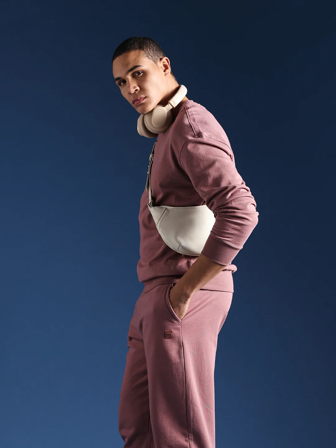 Men Solid Cotton Relaxed Fit Jogger - Image 8