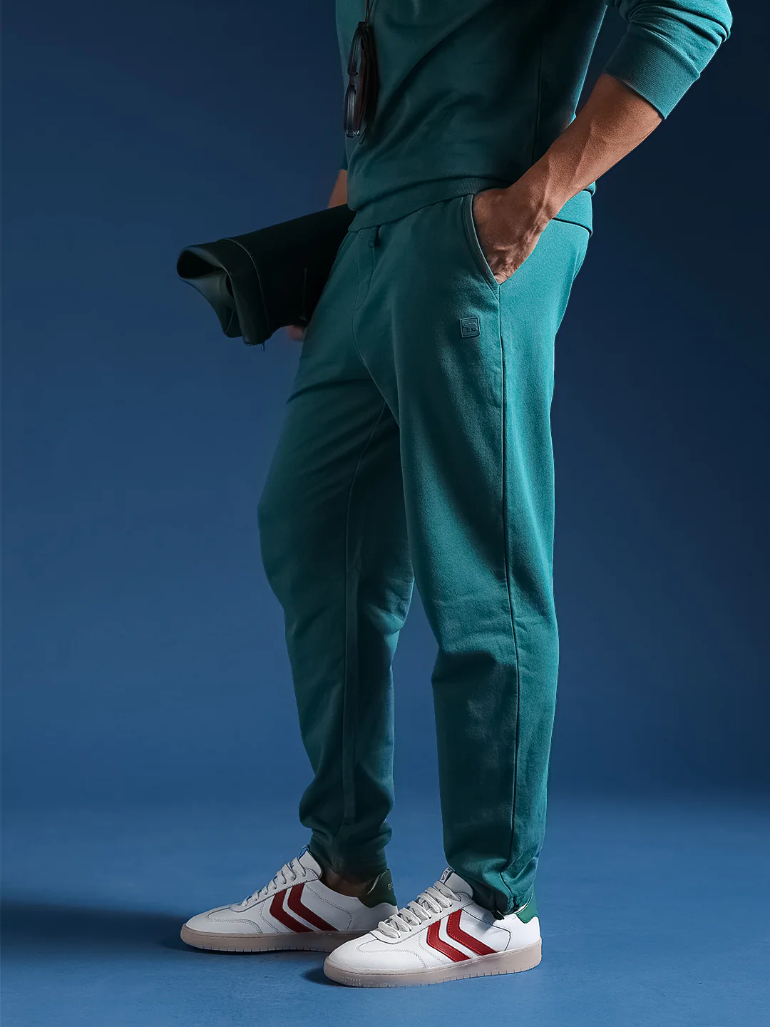 Men Solid Cotton Relaxed Fit Jogger - Image 2