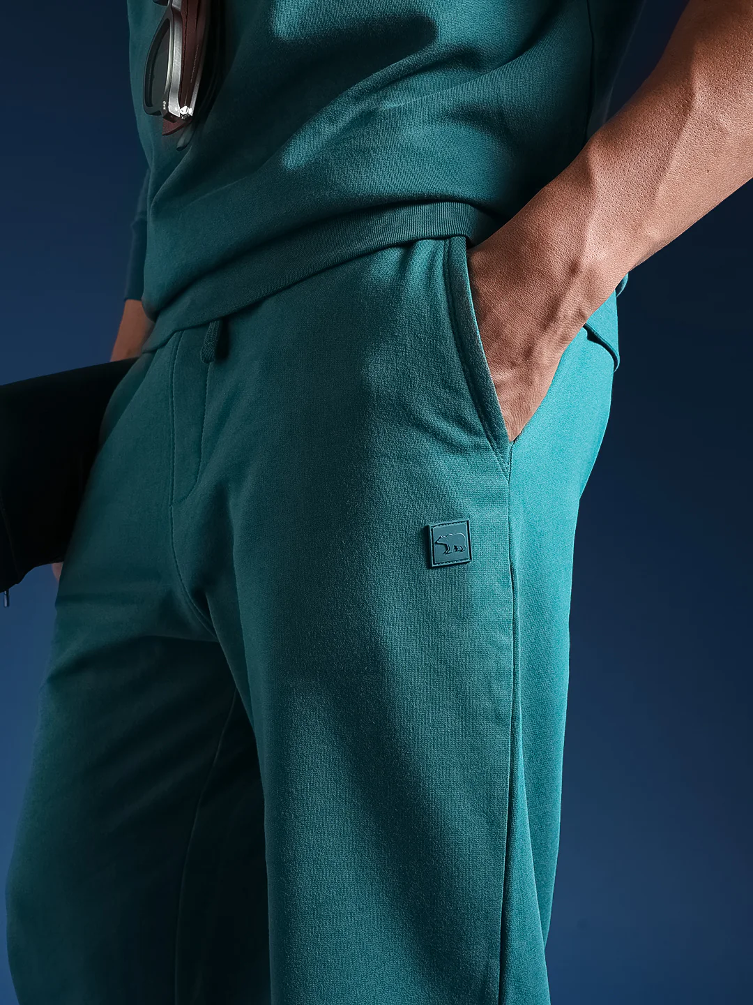 Men Solid Cotton Relaxed Fit Jogger - Image 5