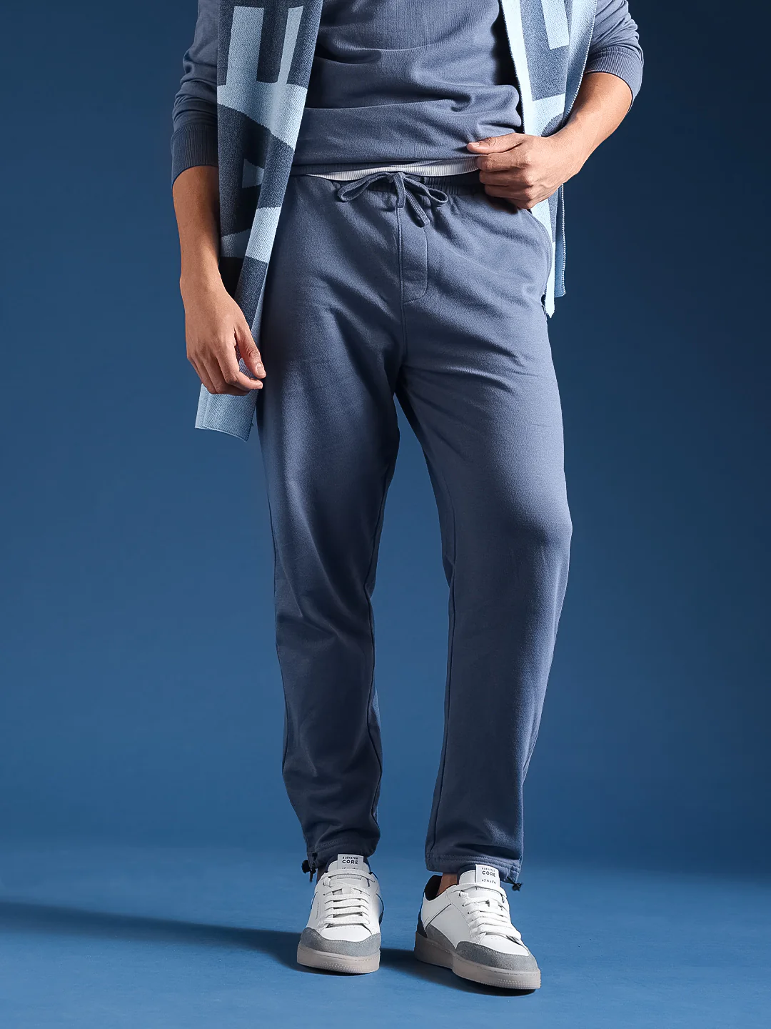 Men Solid Cotton Relaxed Fit Jogger - Image 2