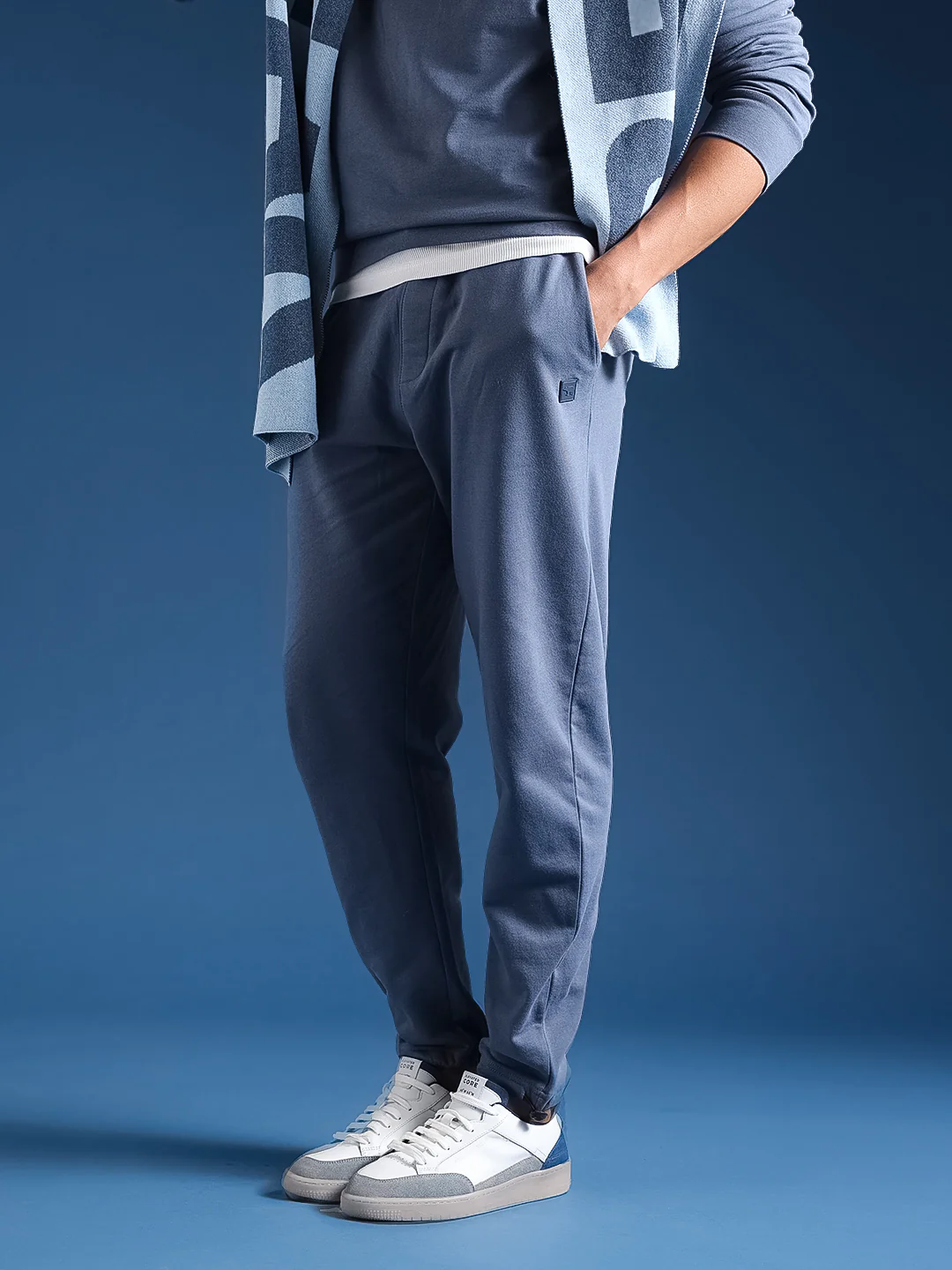 Men Solid Cotton Relaxed Fit Jogger - Image 3