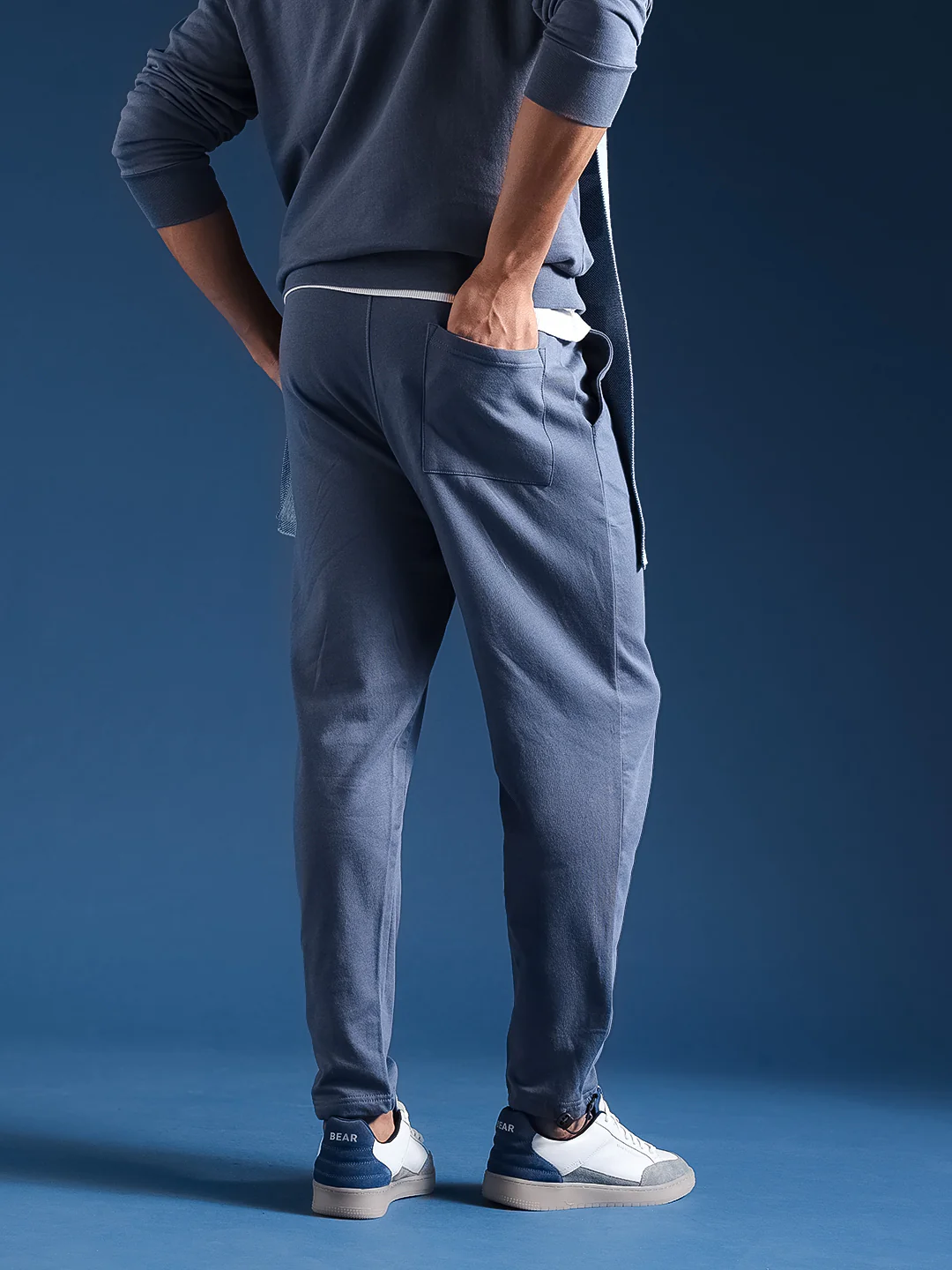 Men Solid Cotton Relaxed Fit Jogger - Image 4