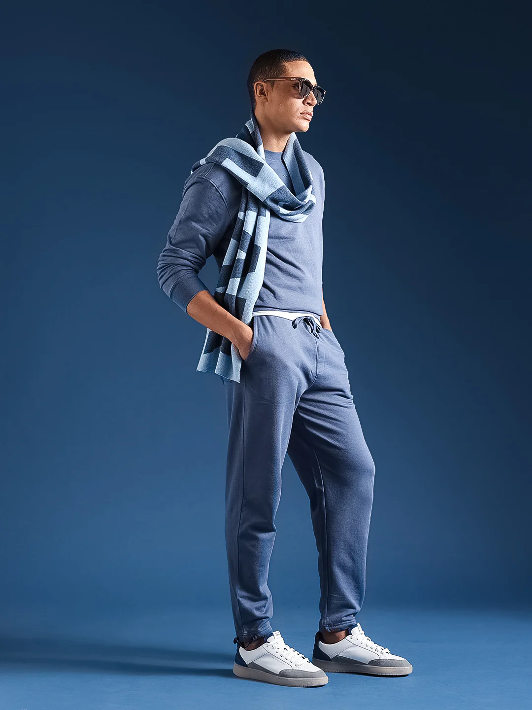 Men Solid Cotton Relaxed Fit Jogger - Image 8