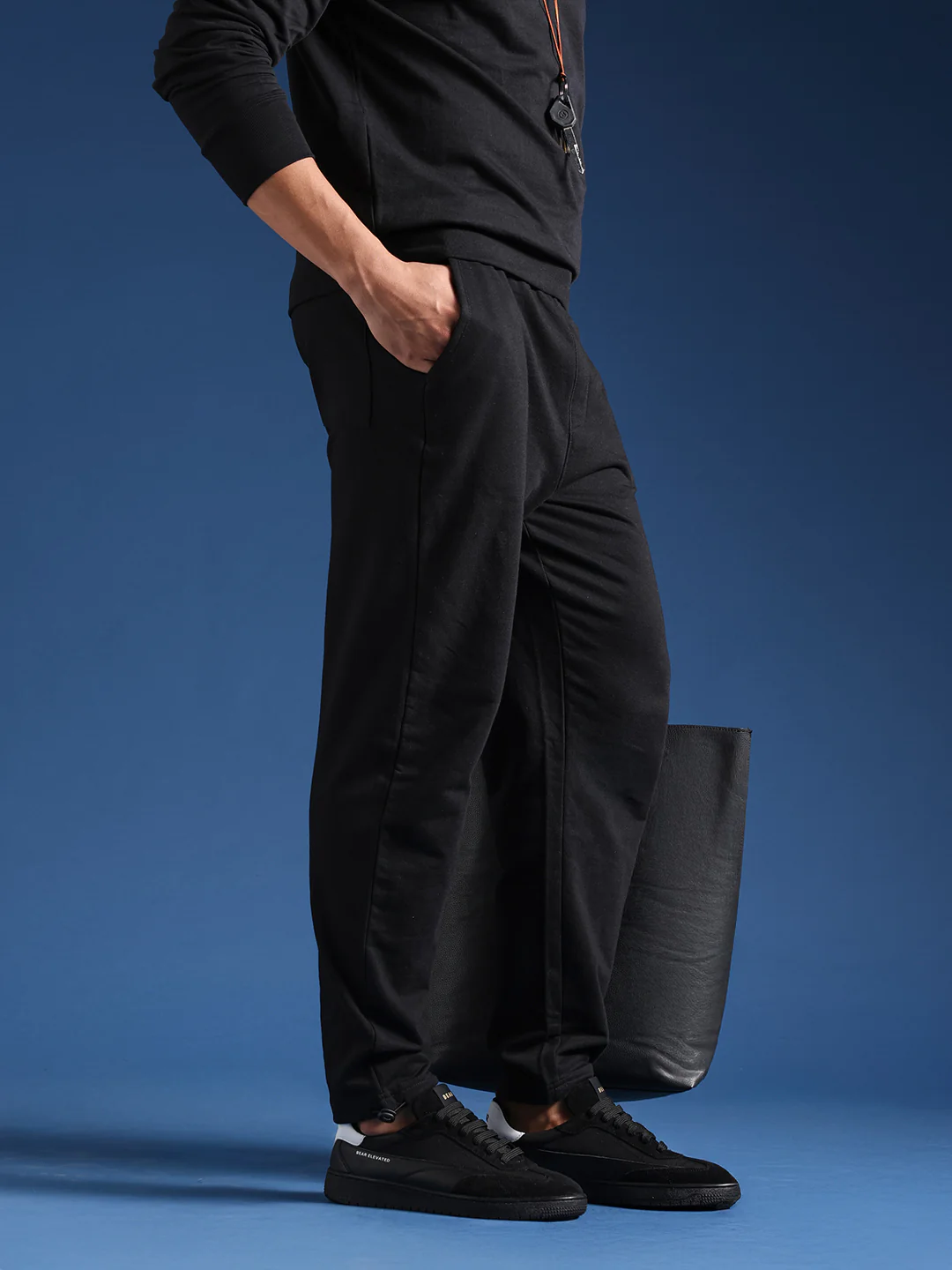 Men Solid Cotton Relaxed Fit Jogger - Image 2
