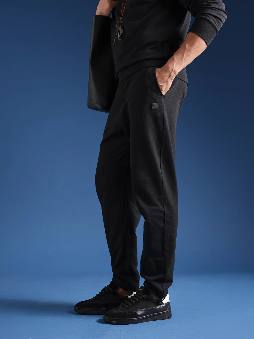 Men Solid Cotton Relaxed Fit Jogger - Image 3