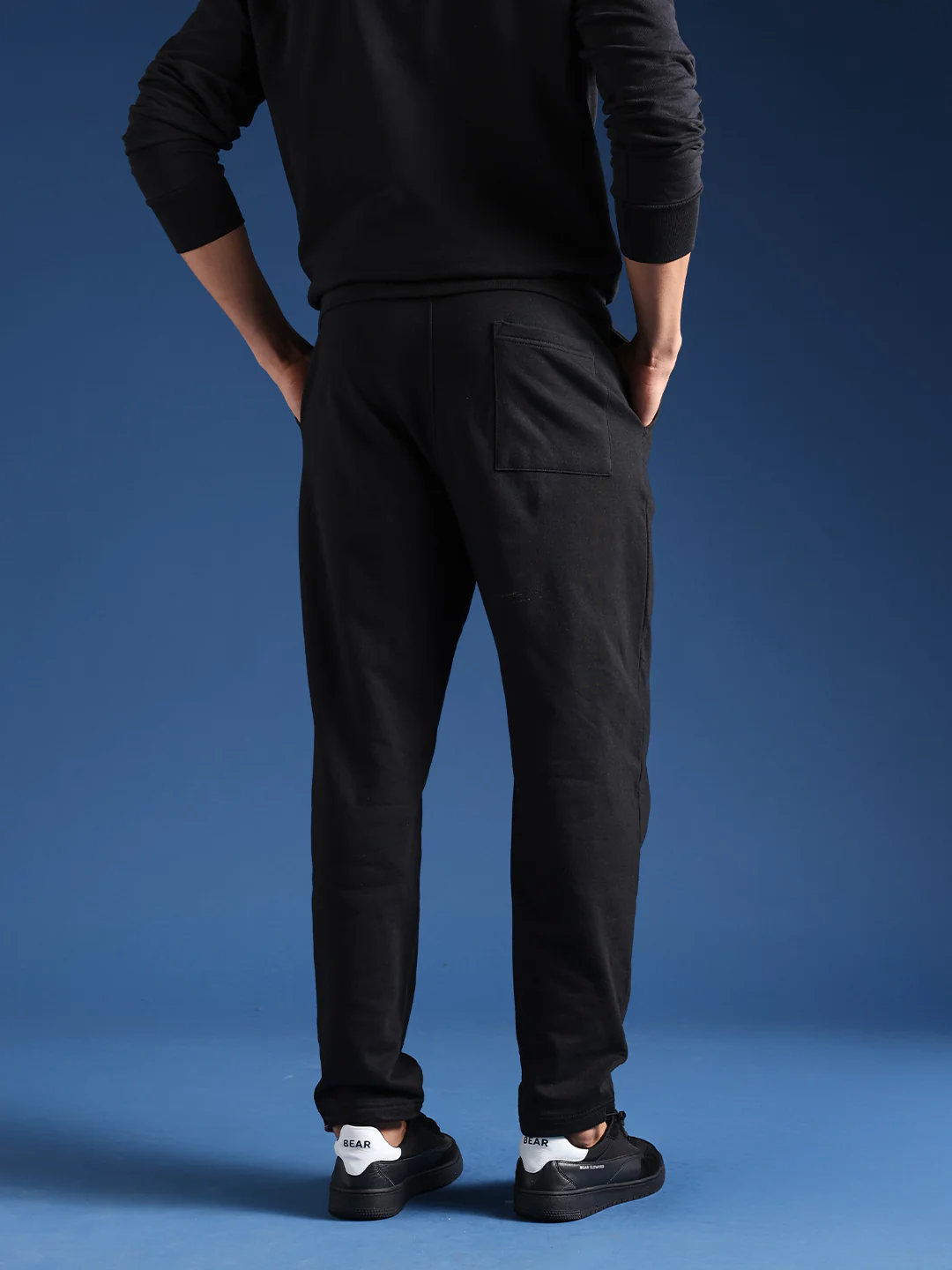 Men Solid Cotton Relaxed Fit Jogger - Image 4
