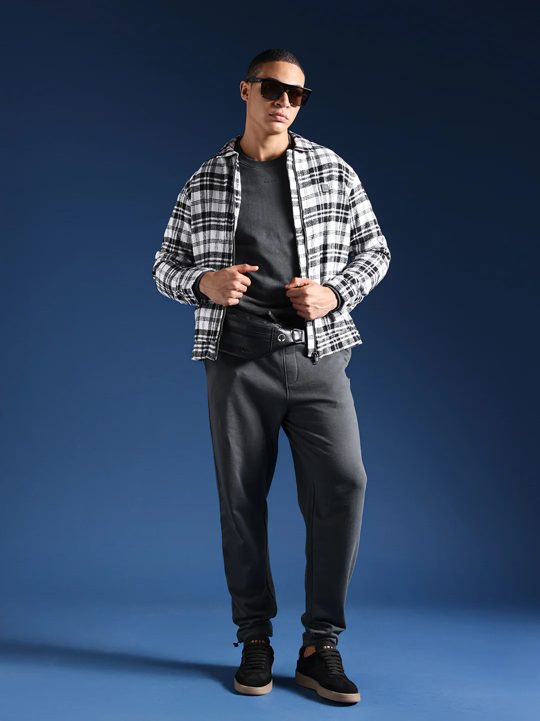 Men Solid Cotton Relaxed Fit Jogger - Image 5
