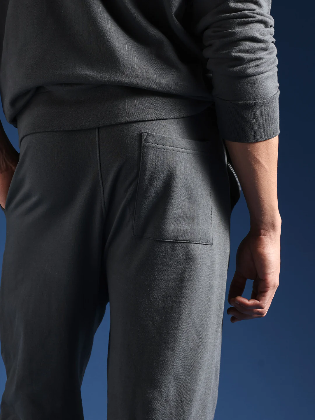 Men Solid Cotton Relaxed Fit Jogger - Image 6