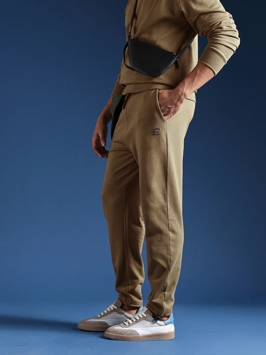 Men Solid Cotton Relaxed Fit Jogger - Image 2