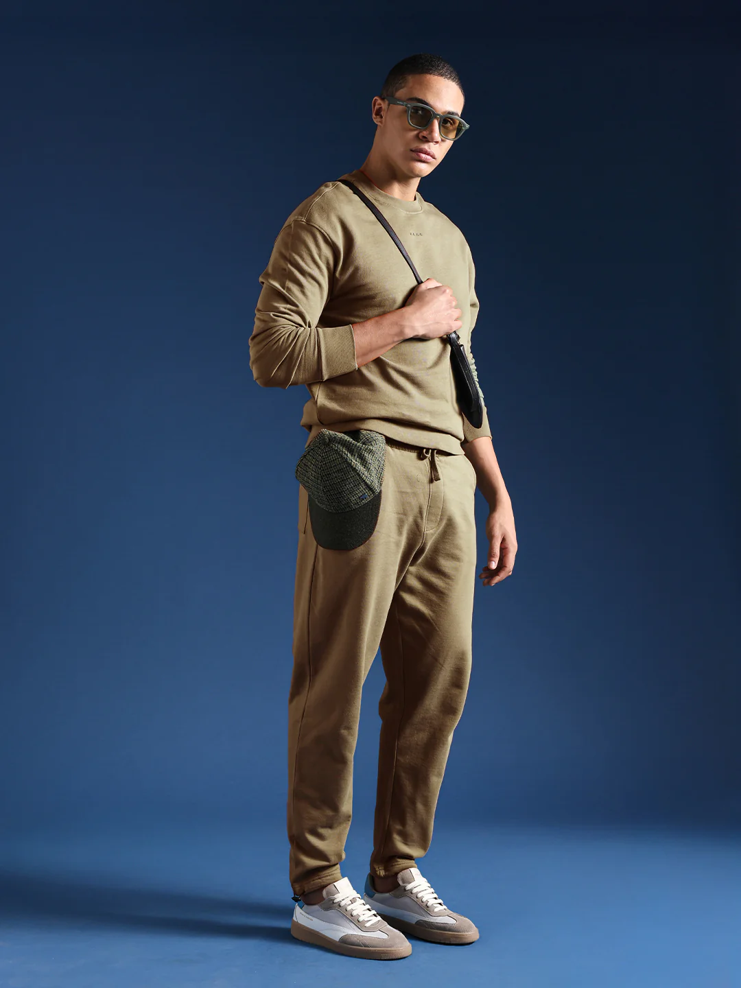 Men Solid Cotton Relaxed Fit Jogger - Image 6