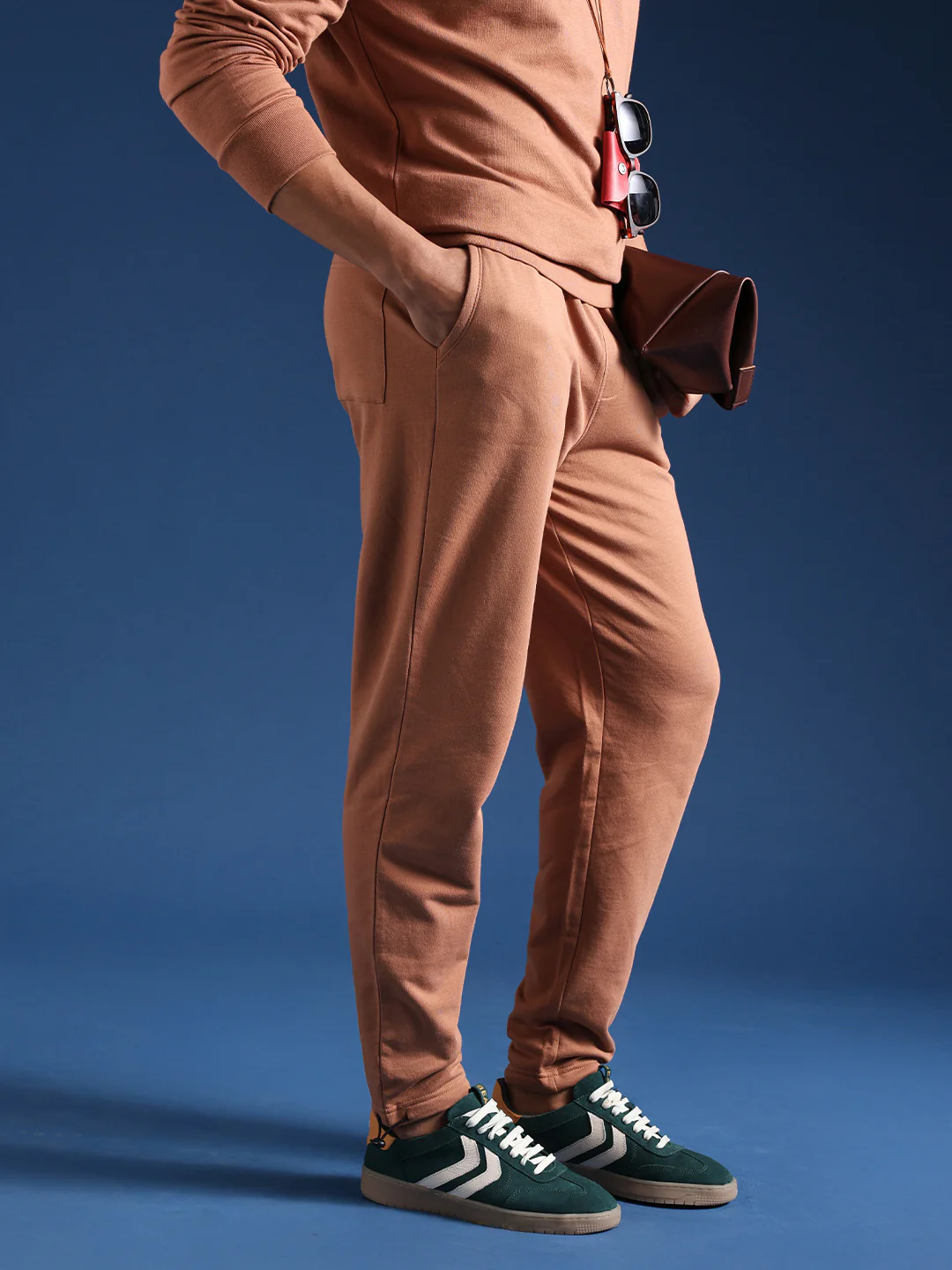 Men Solid Cotton Relaxed Fit Jogger - Image 3