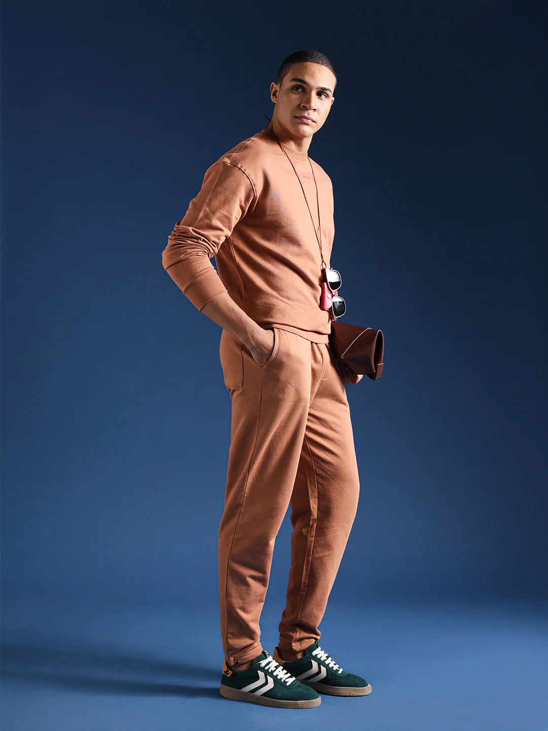Men Solid Cotton Relaxed Fit Jogger - Image 7