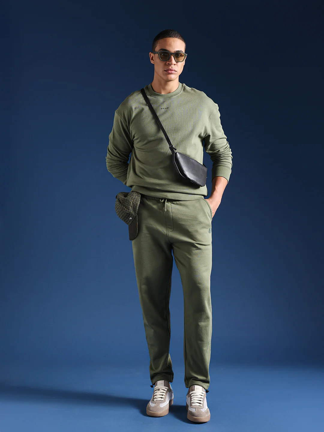 Men Solid Cotton Relaxed Fit Jogger